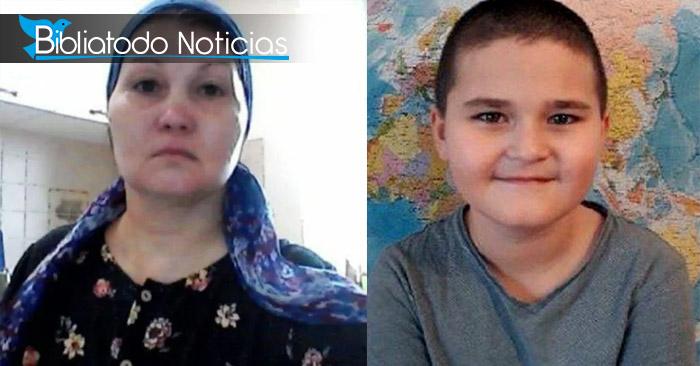 Para sacarle los demonios, padres matan a golpes a su hijo en pleno exorcismo.