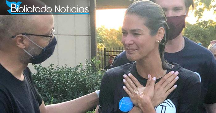 Ex Miss Universo hace pública su conversión a Cristo y se bautiza, "Que Felicidad siento, que grande es Dios"