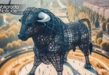 ¿Vuelven los dioses de Éxodo? Pueblo español quiere construir una estatua de toro más grande que la torre Eiffel