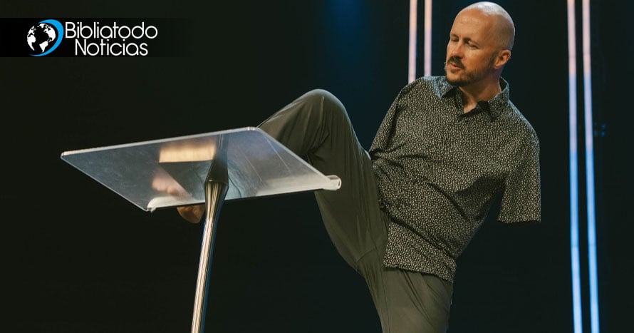 ¡EJEMPLAR! Nacido sin brazos, pastor insta a cumplir con el llamado de Dios y predicar el Evangelio