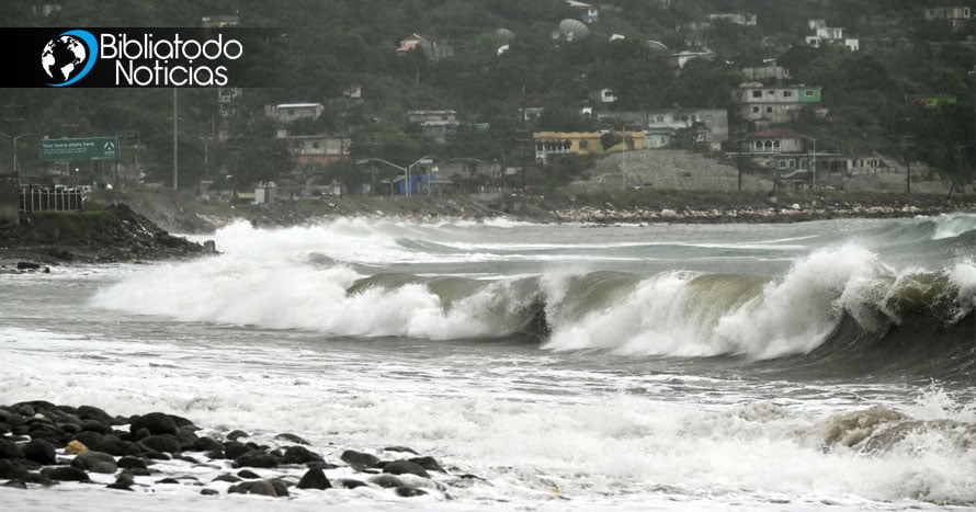 Huracán Melissa alcanza categoría 5 dejando varios muertos por el Caribe, podría afectar a 1.5 millones