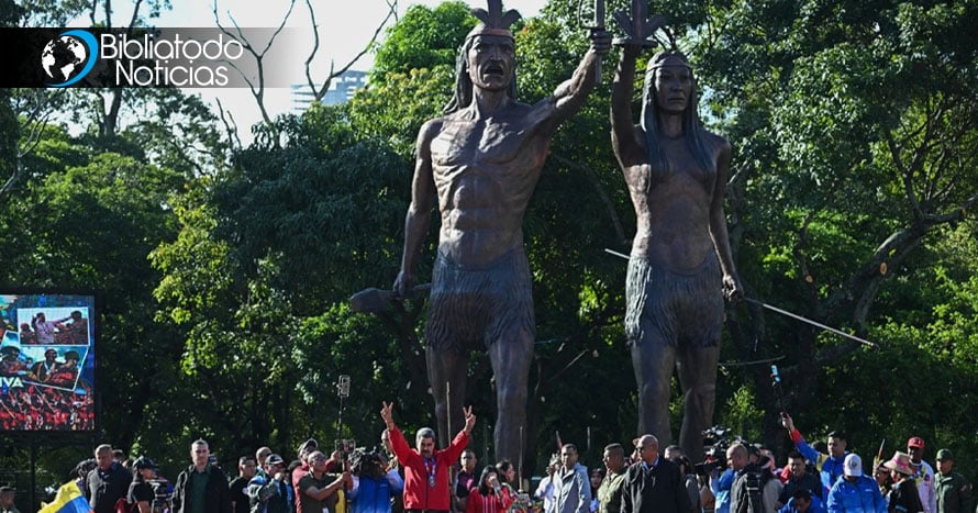 Nicolás Maduro persiste en la idolatría al inaugurar nuevas figuras de brujería en plazas de Venezuela