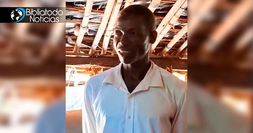 EJEMPLAR: Cristiano en Mozambique recorre 100 km a pie y cruza ríos para poder asistir a su iglesia