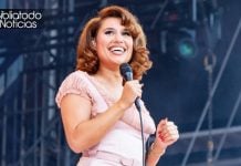 Cantante RAYE abandona las redes sociales para leer la Biblia